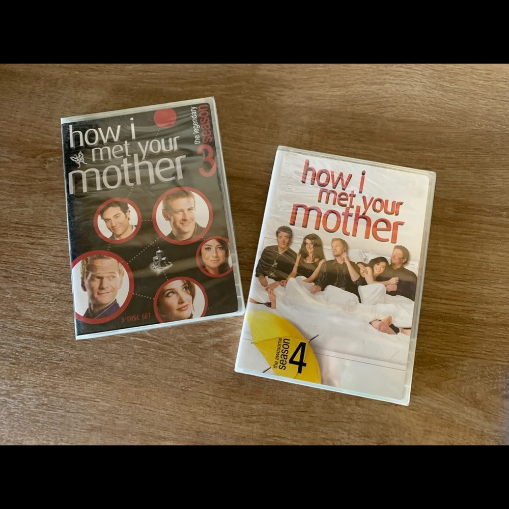 How I Met Your Mother Season 3 and Season 4 DVDs